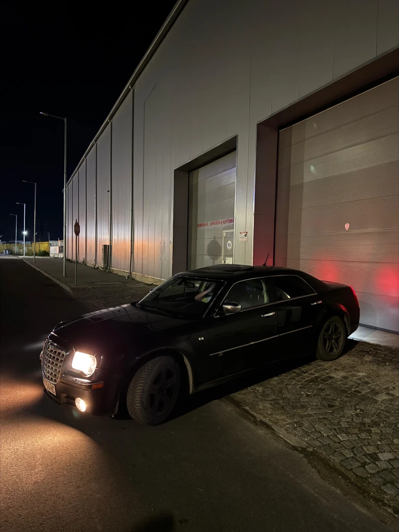 Chrysler 300c, снимка 4 - Автомобили и джипове - 53560242