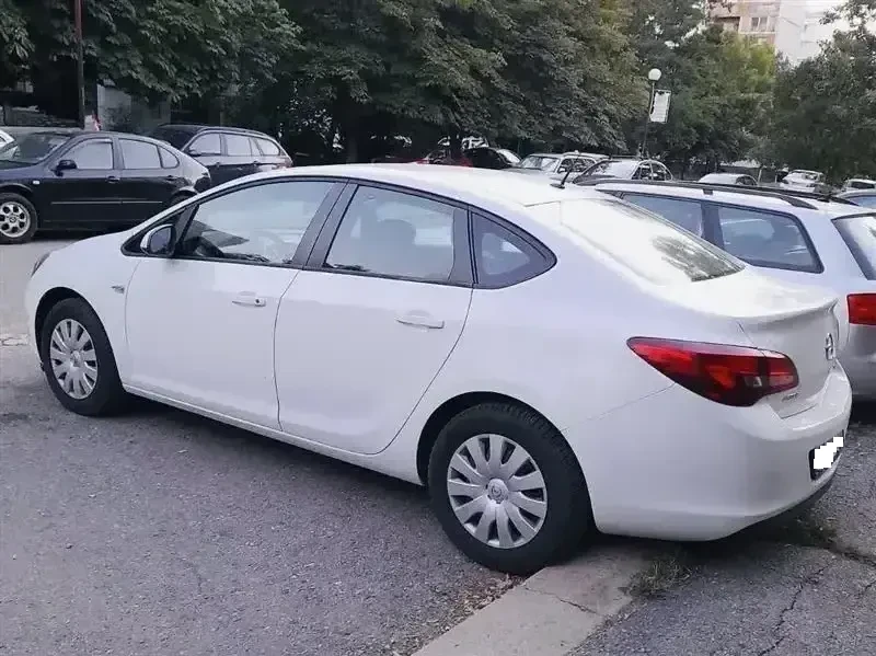 Opel Astra, снимка 3 - Автомобили и джипове - 55674726
