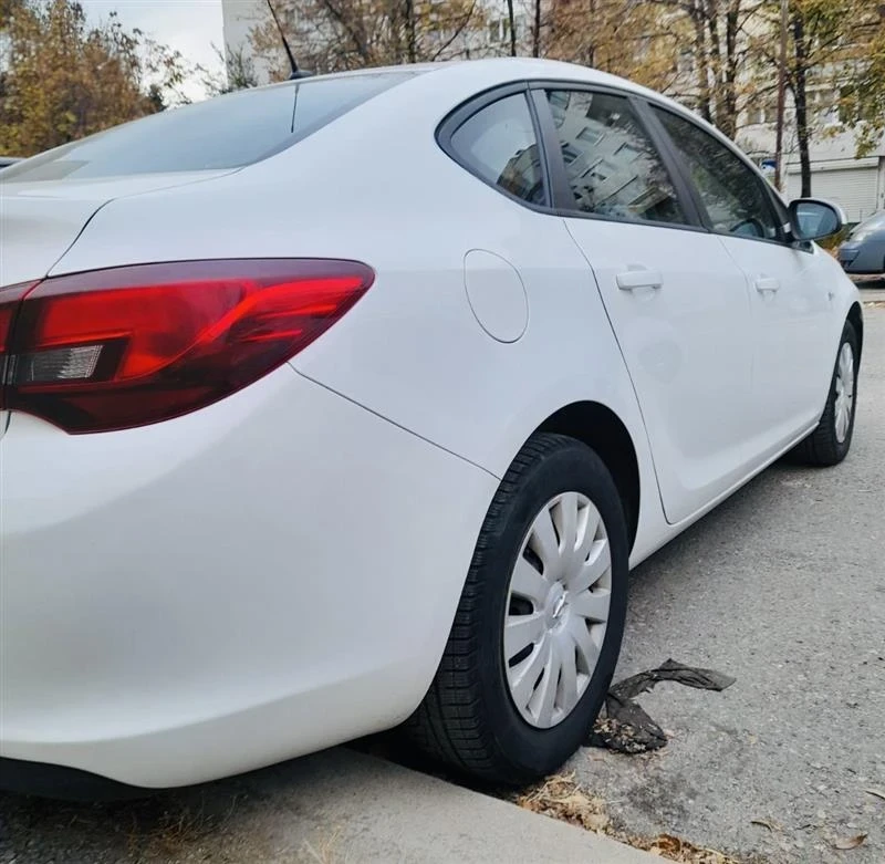 Opel Astra, снимка 2 - Автомобили и джипове - 55674726