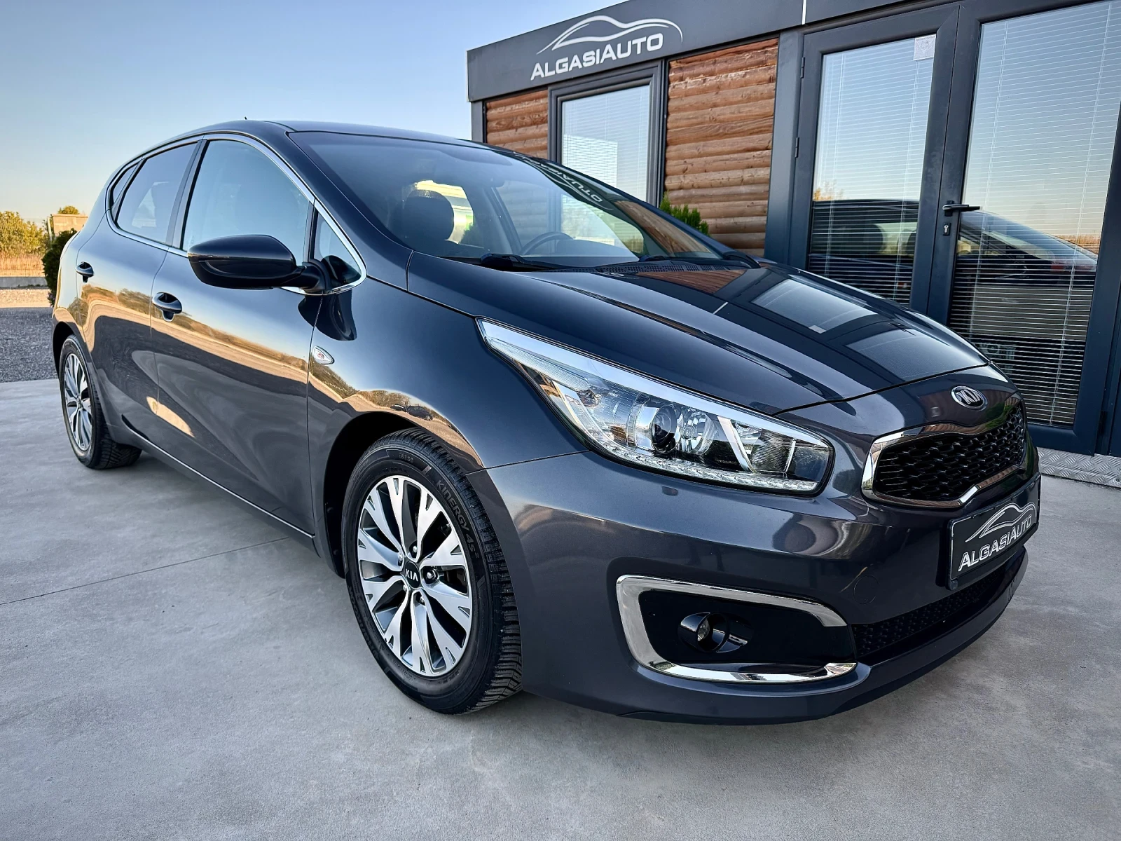 Kia Ceed 1.4 MPI * LED* NAVI* Facelift - изображение 6