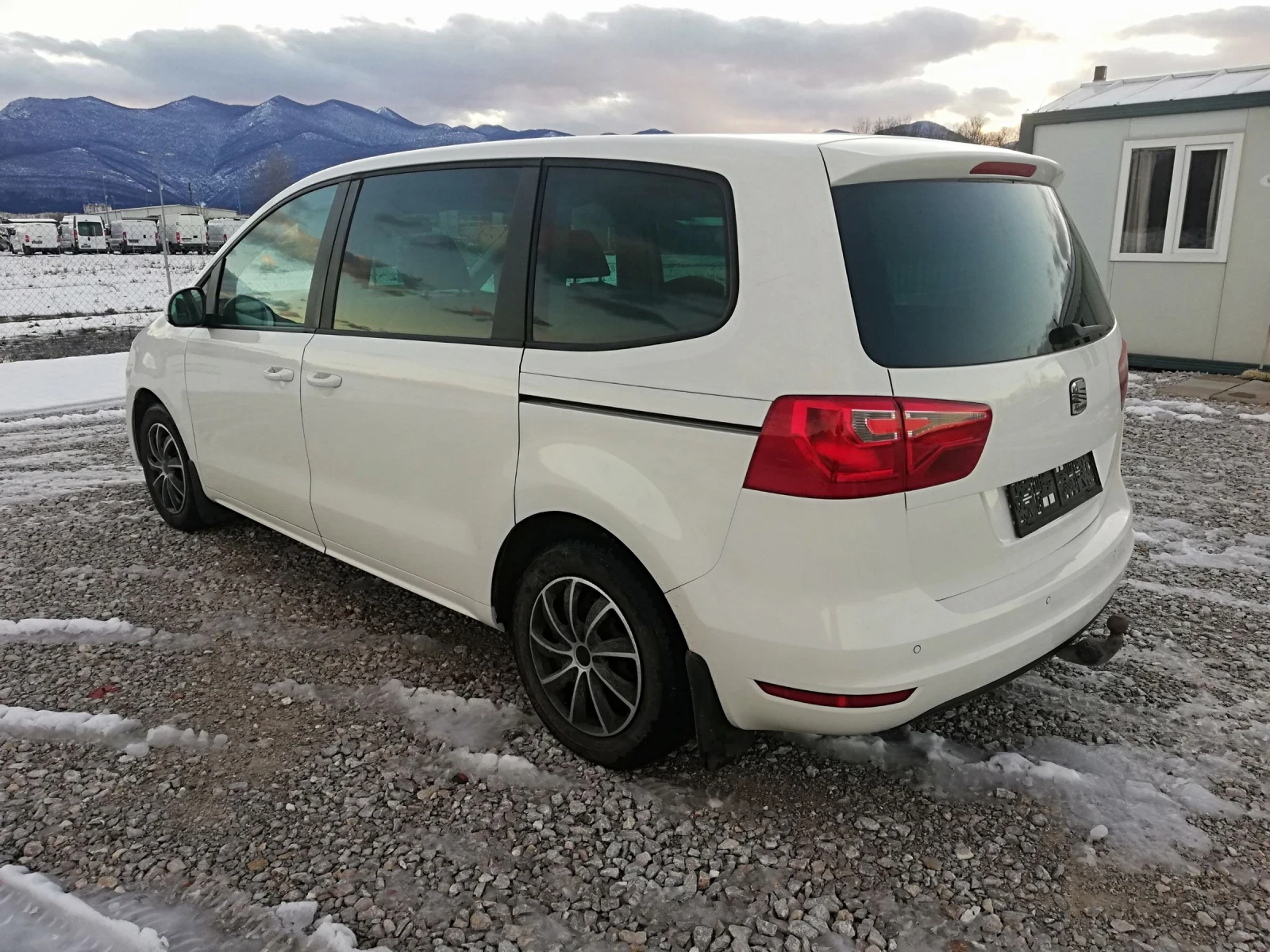 Seat Alhambra 2.0TDI KLI NAVI 4X4 - изображение 4