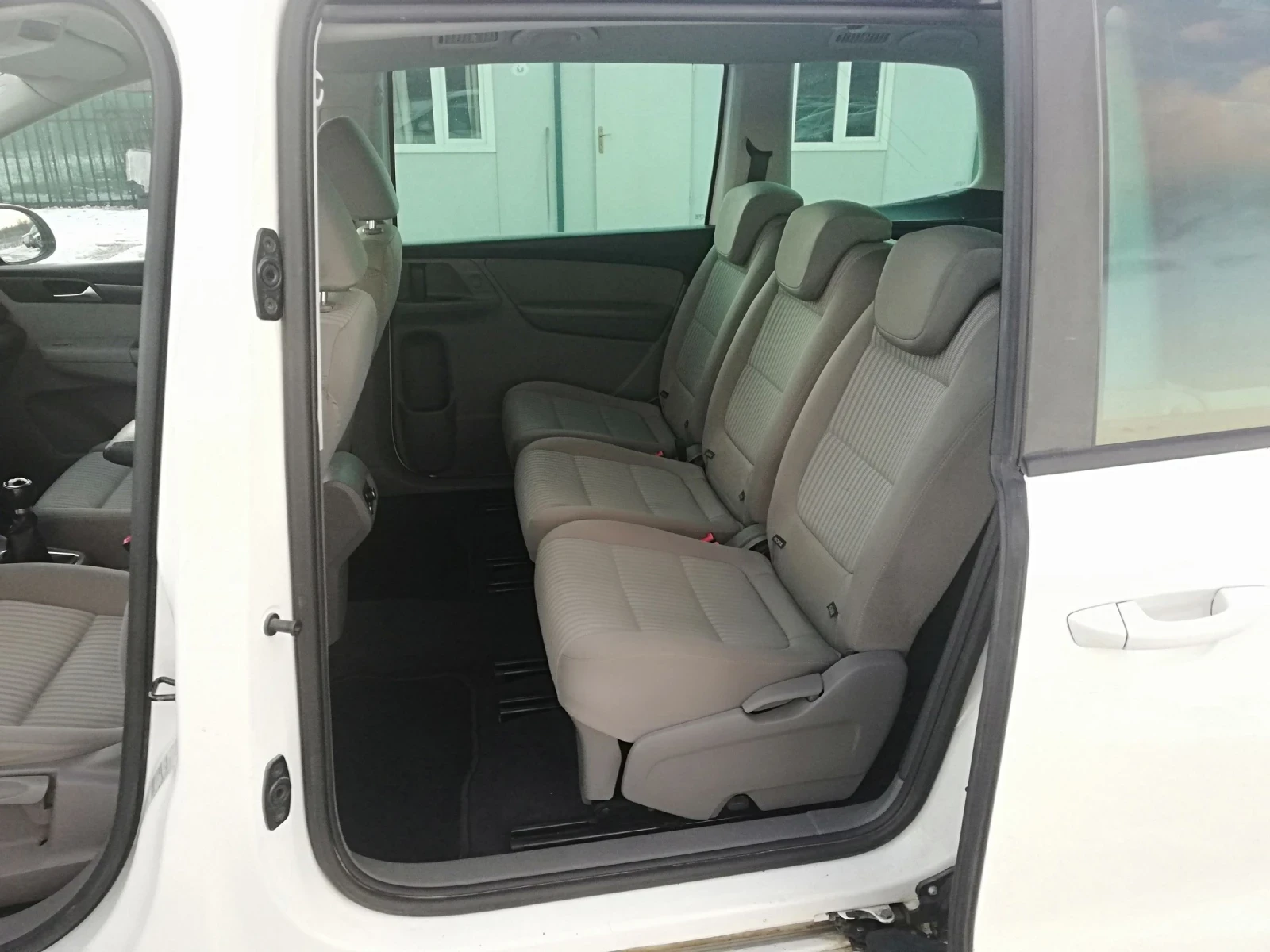 Seat Alhambra 2.0TDI KLI NAVI 4X4 - изображение 10