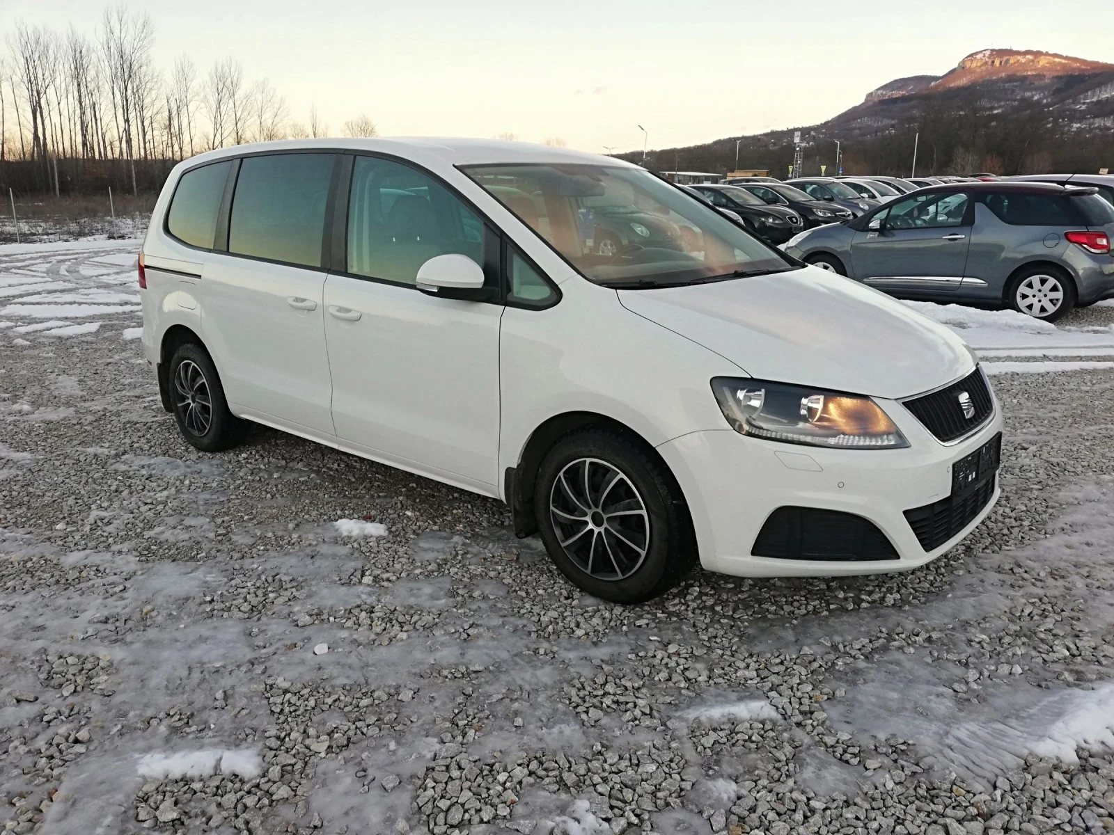 Seat Alhambra 2.0TDI KLI NAVI 4X4 - изображение 8