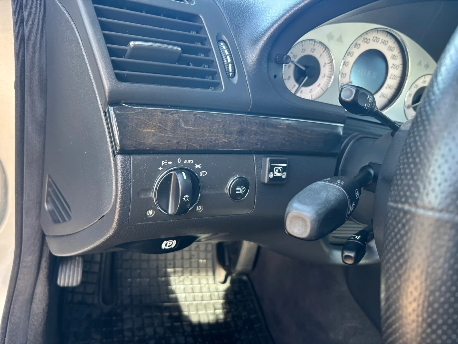 Mercedes-Benz E 320 Е320, снимка 10 - Автомобили и джипове - 53710103