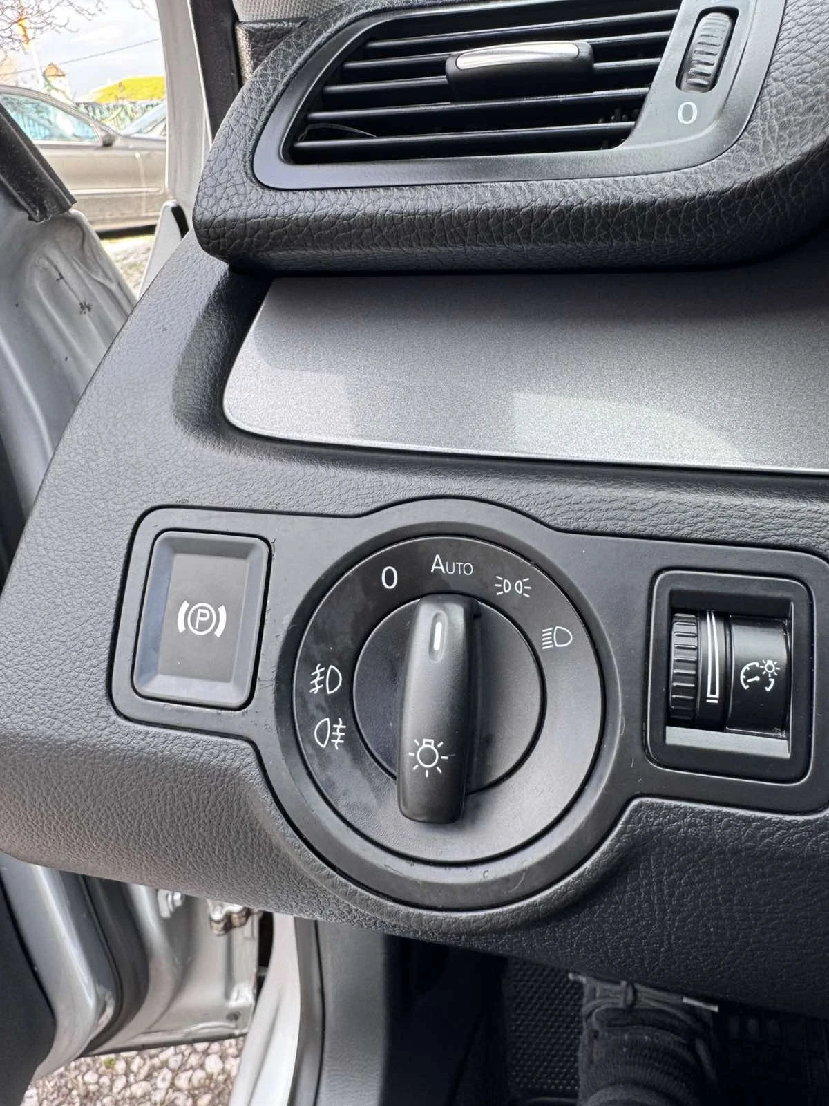 VW Passat 1.9TDI, снимка 16 - Автомобили и джипове - 53982603