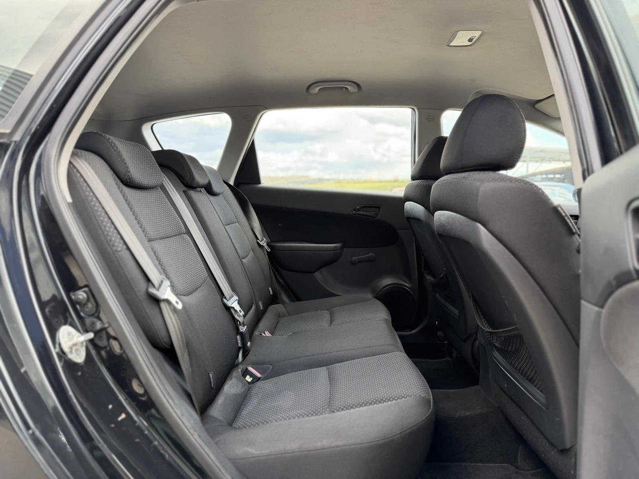 Hyundai I30 1.6 CRDi, снимка 12 - Автомобили и джипове - 54140297