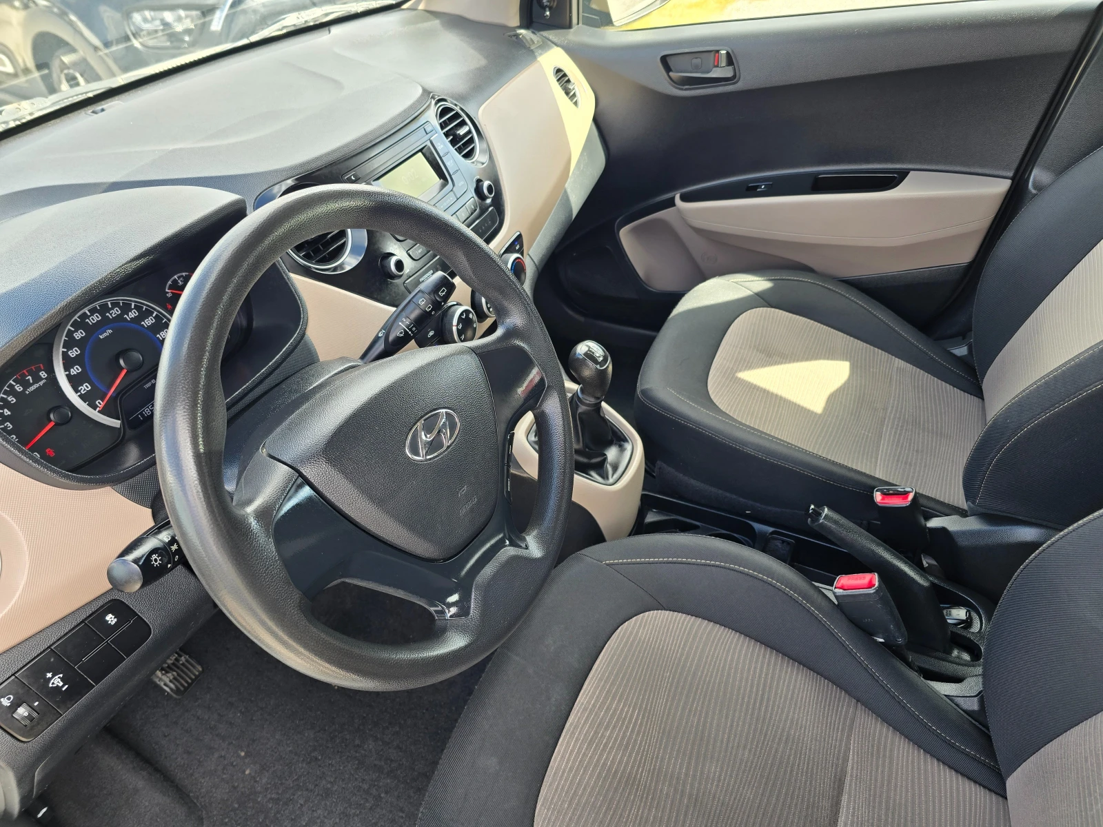 Hyundai I10 1.0i-67k.c-EURO-6, снимка 9 - Автомобили и джипове - 54147989