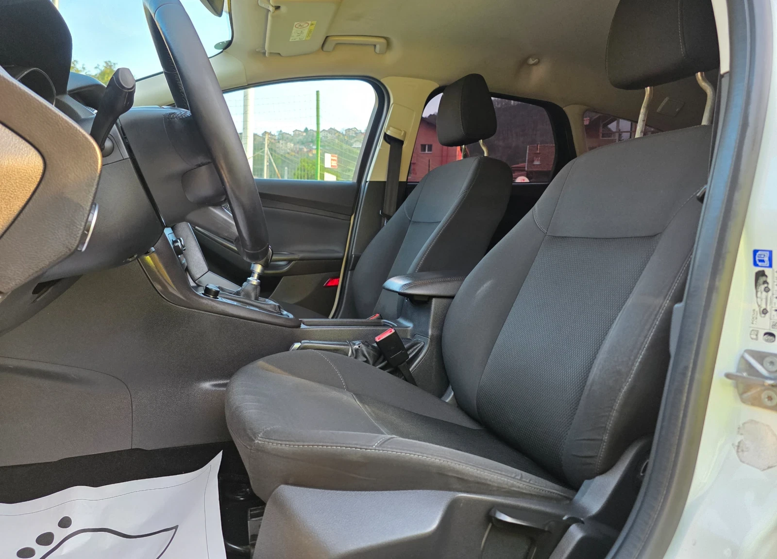 Ford Focus 1.5TDCI 120hp Euro-6, снимка 10 - Автомобили и джипове - 54221327