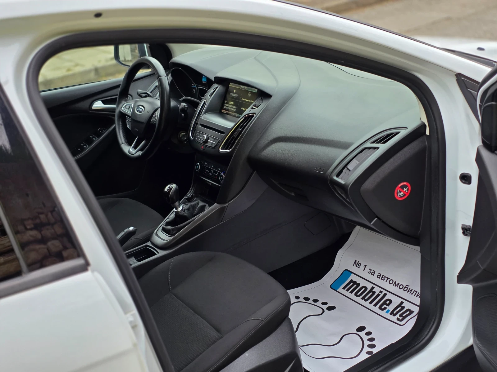 Ford Focus 1.5TDCI 120hp Euro-6, снимка 13 - Автомобили и джипове - 54221327