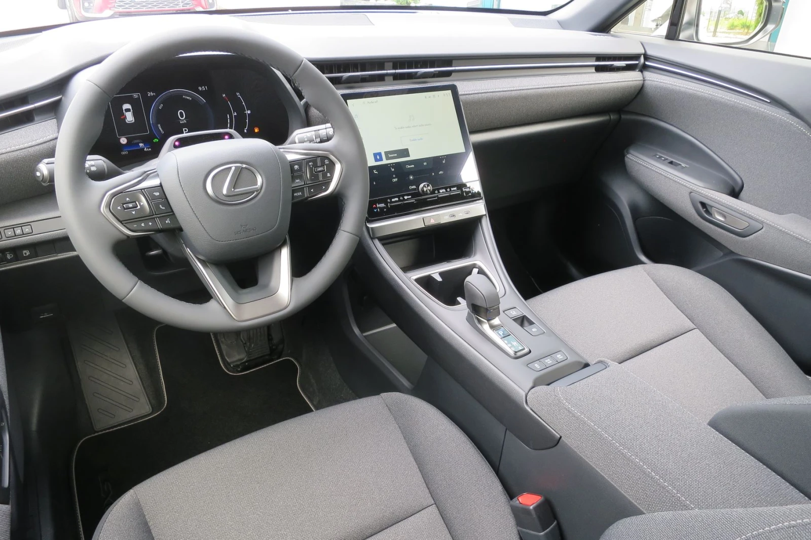 Lexus LBX 0km НОВ, от 195 евро/мес. 10 години гаранция, снимка 9 - Автомобили и джипове - 54627394