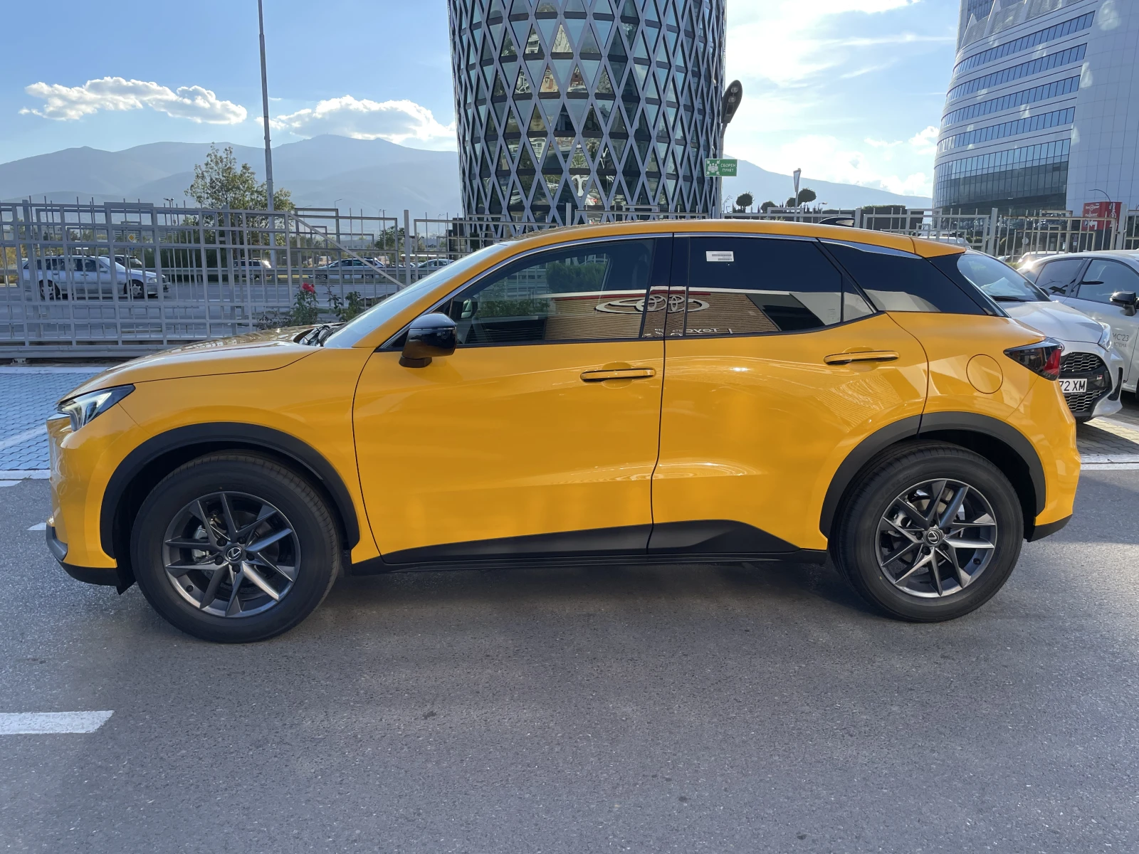 Lexus LBX 0km НОВ, от 195 евро/мес. 10 години гаранция, снимка 7 - Автомобили и джипове - 54627394
