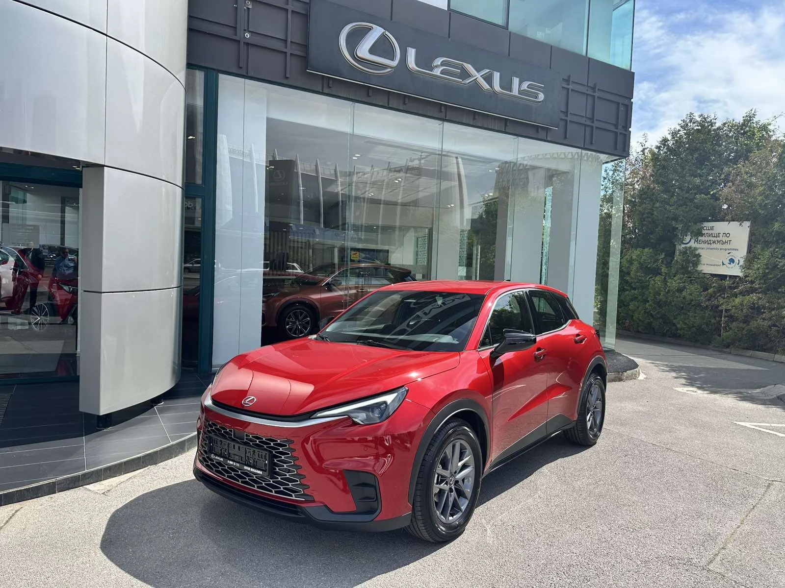 Lexus LBX 0km НОВ, от 195 евро/мес. 10 години гаранция