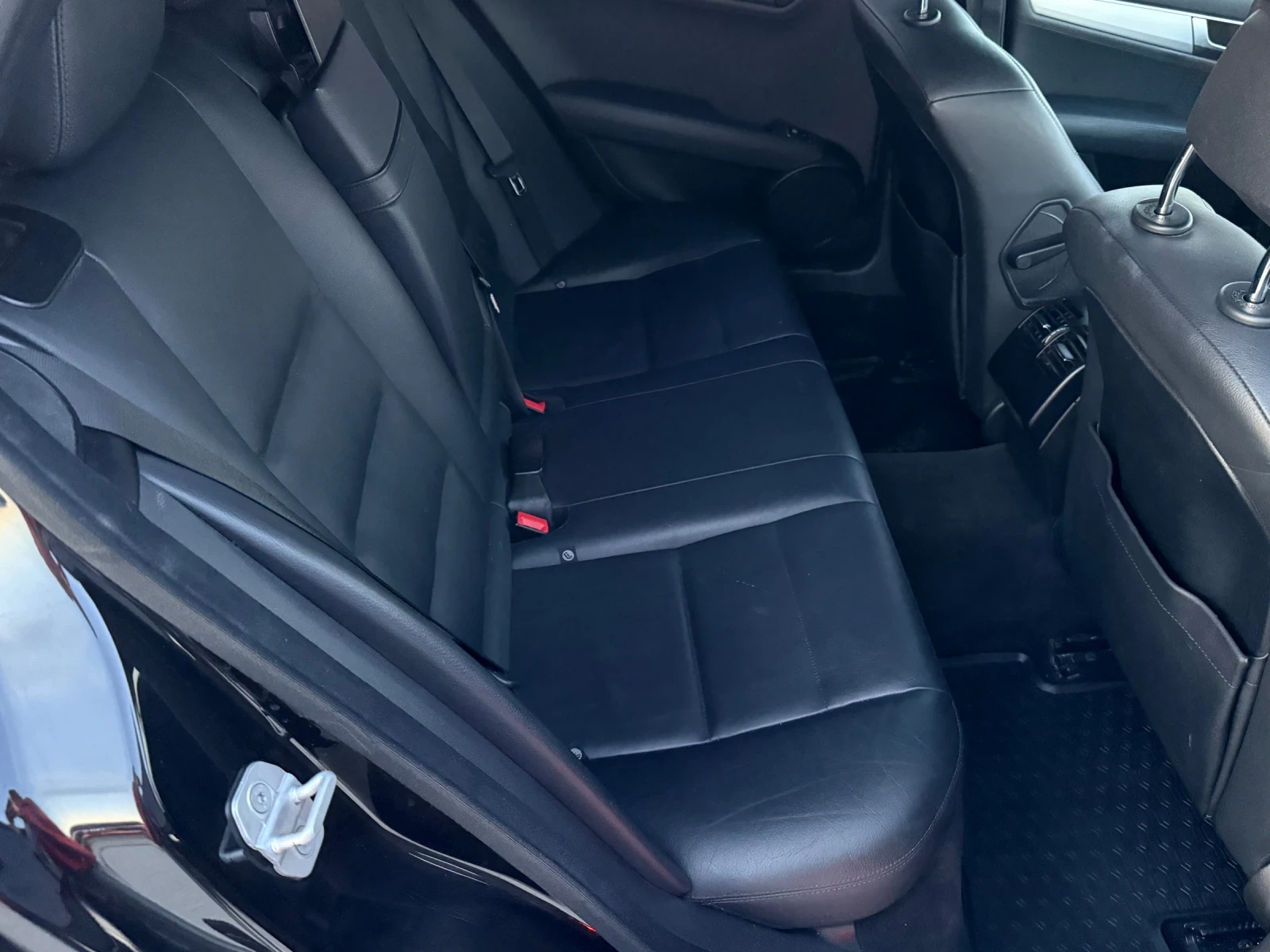 Mercedes-Benz C 350 D* 10.2013г* 265к.с* Автоматик* 225.000КМ* Сервизн, снимка 13 - Автомобили и джипове - 54722582