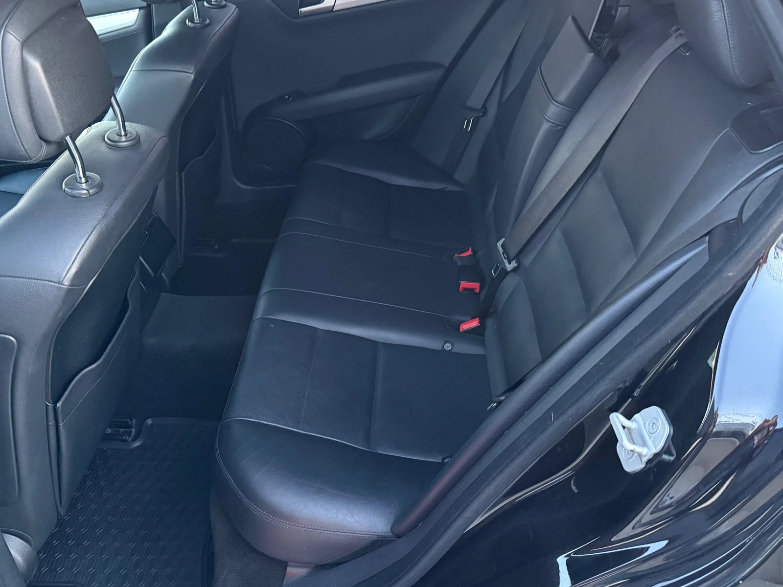 Mercedes-Benz C 350 D* 10.2013г* 265к.с* Автоматик* 225.000КМ* Сервизн, снимка 9 - Автомобили и джипове - 54722582