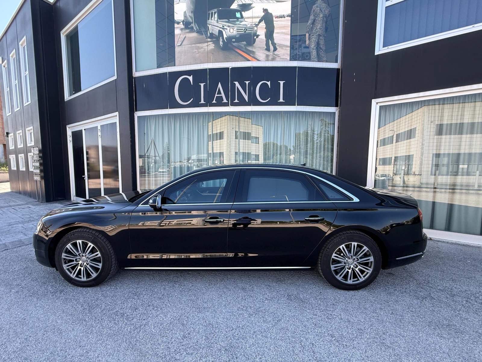 Audi A8 Брониран  VR 9