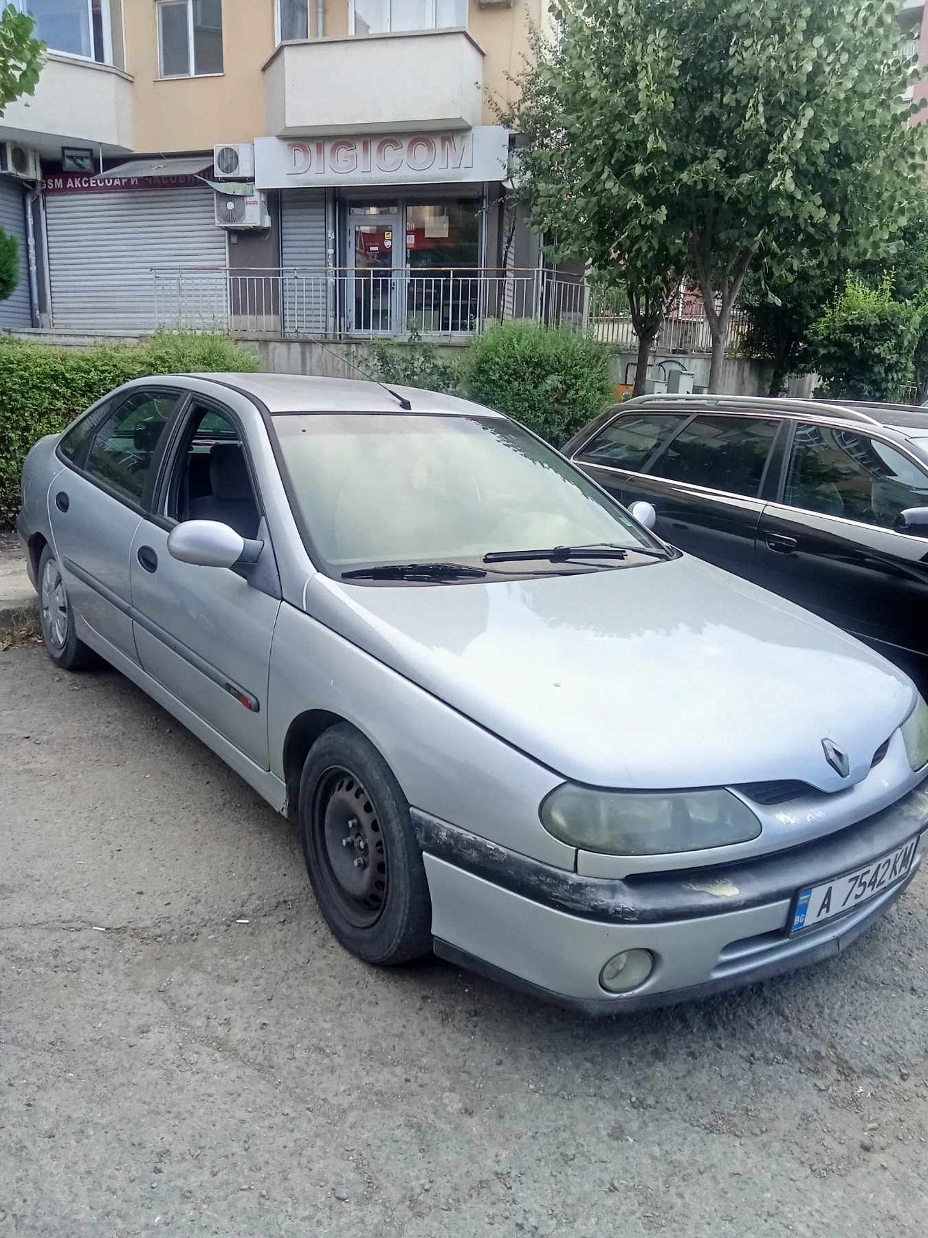 Renault Laguna 1, снимка 2 - Автомобили и джипове - 55143284