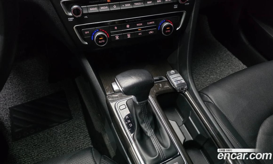 Kia K5 2.0 Noblesse, снимка 9 - Автомобили и джипове - 55669077