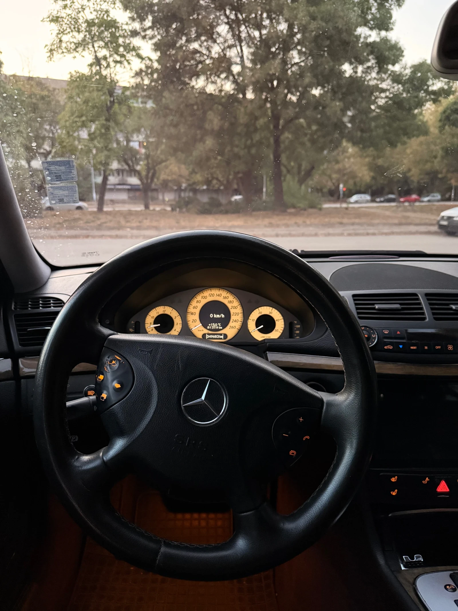 Mercedes-Benz E 320, снимка 11 - Автомобили и джипове - 55908487