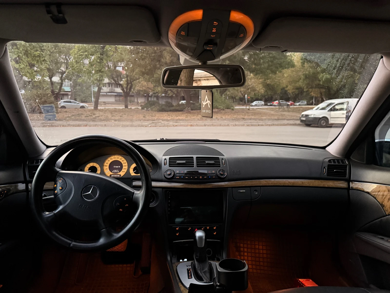 Mercedes-Benz E 320, снимка 12 - Автомобили и джипове - 55908487