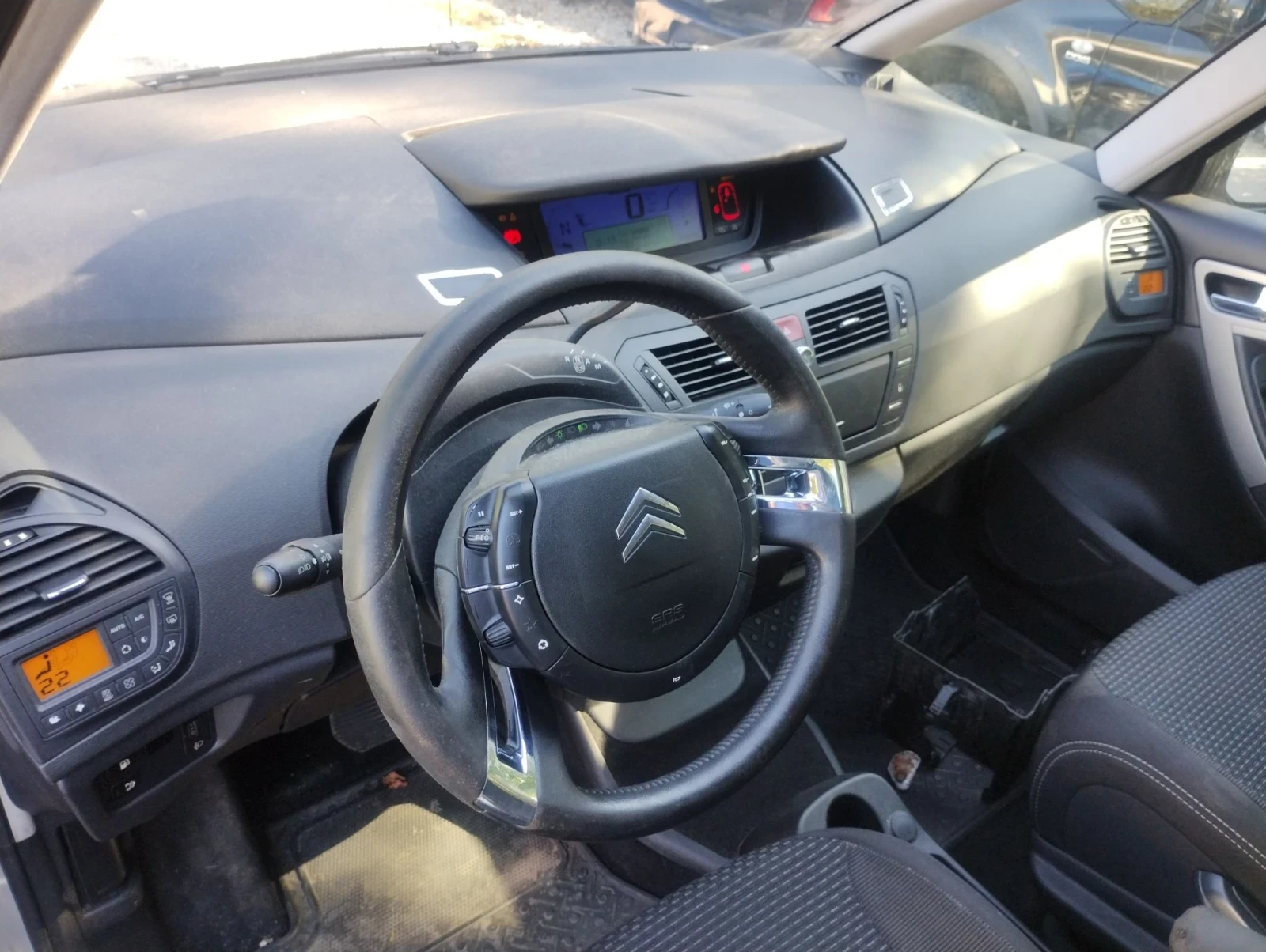 Renault Clio 1.5dci, снимка 5 - Автомобили и джипове - 56112189