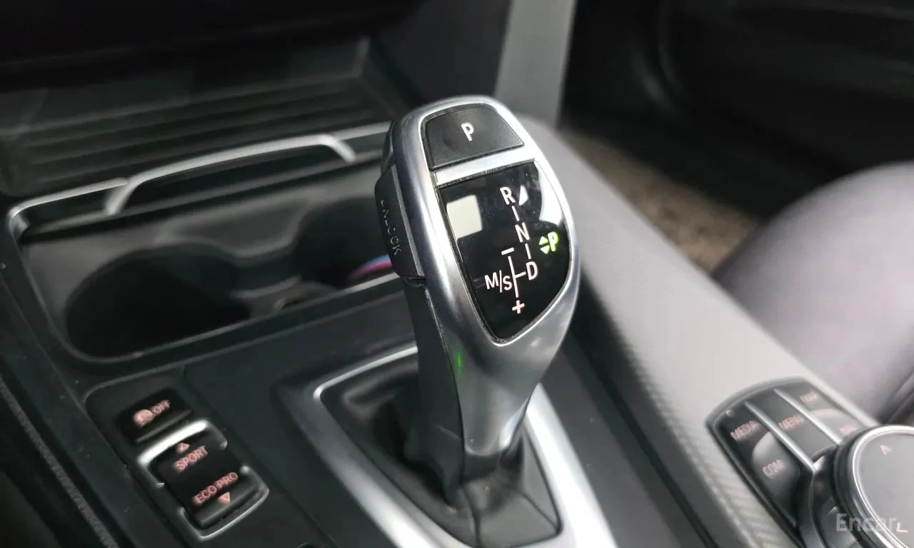 BMW 320 d M Sport/ПОДГРЕВ/ЛЕНТИ/ХЕДЪП, снимка 9 - Автомобили и джипове - 56131507
