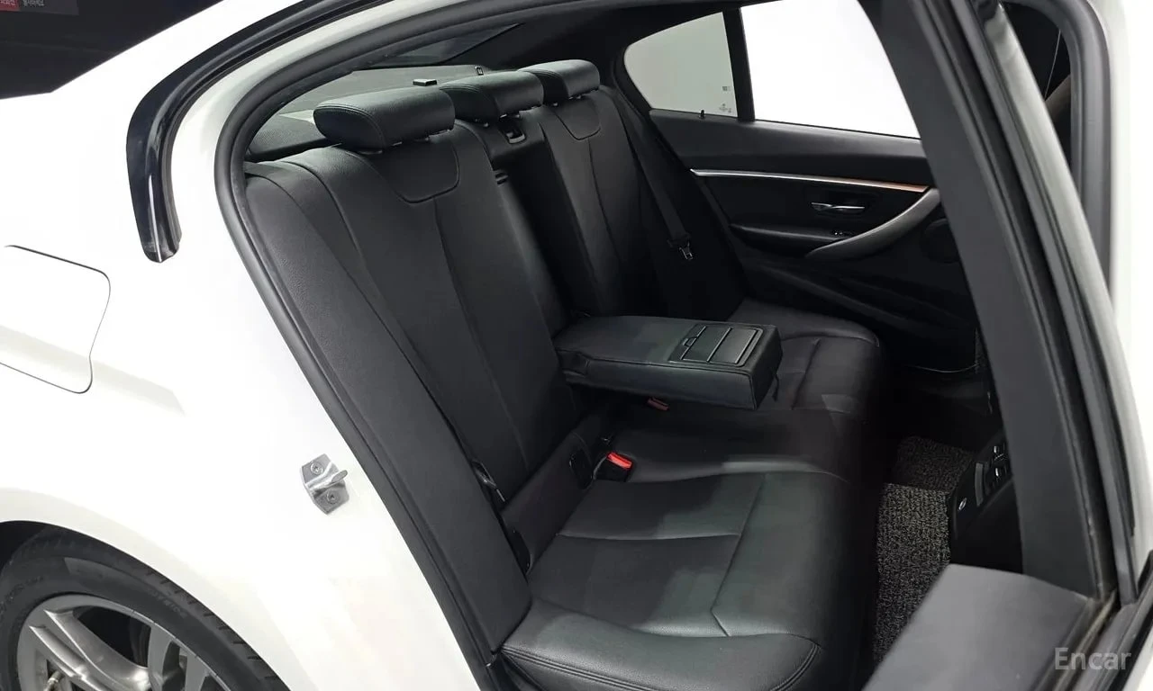 BMW 320 d M Sport/ПОДГРЕВ/ЛЕНТИ/ХЕДЪП, снимка 12 - Автомобили и джипове - 56131507