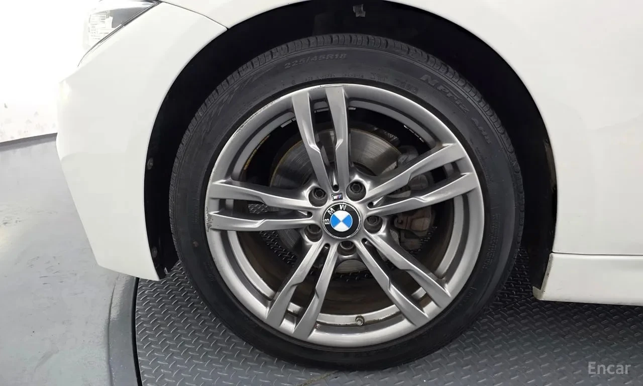 BMW 320 d M Sport/ПОДГРЕВ/ЛЕНТИ/ХЕДЪП, снимка 5 - Автомобили и джипове - 56131507
