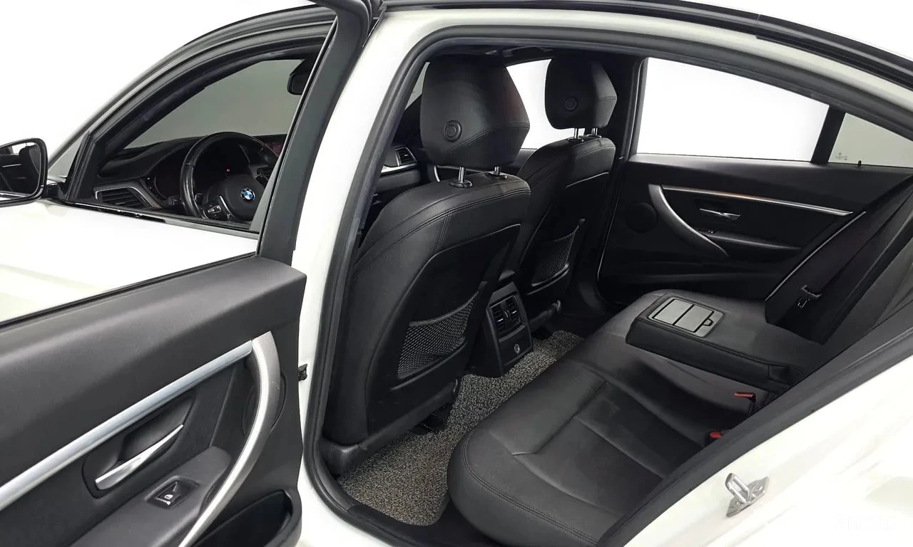 BMW 320 d M Sport/ПОДГРЕВ/ЛЕНТИ/ХЕДЪП, снимка 11 - Автомобили и джипове - 56131507