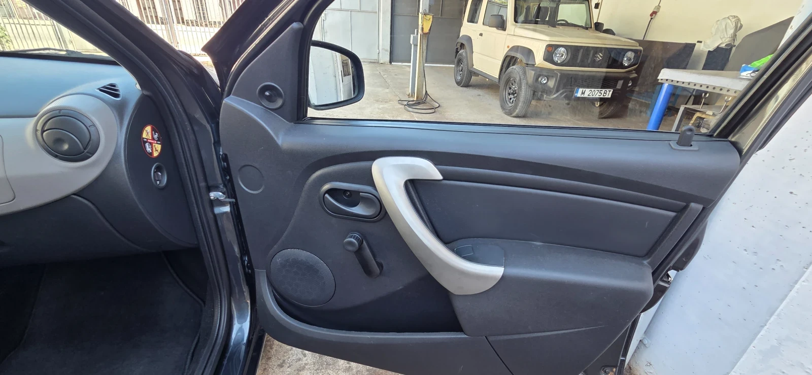 Dacia Sandero I, снимка 6 - Автомобили и джипове - 56269674