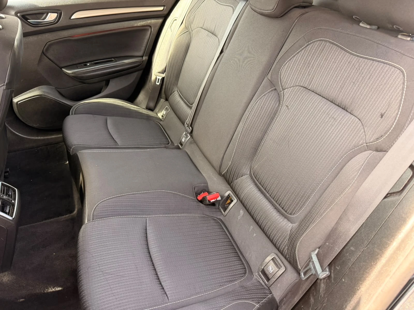 Renault Megane 1.5DCI, снимка 16 - Автомобили и джипове - 56432445