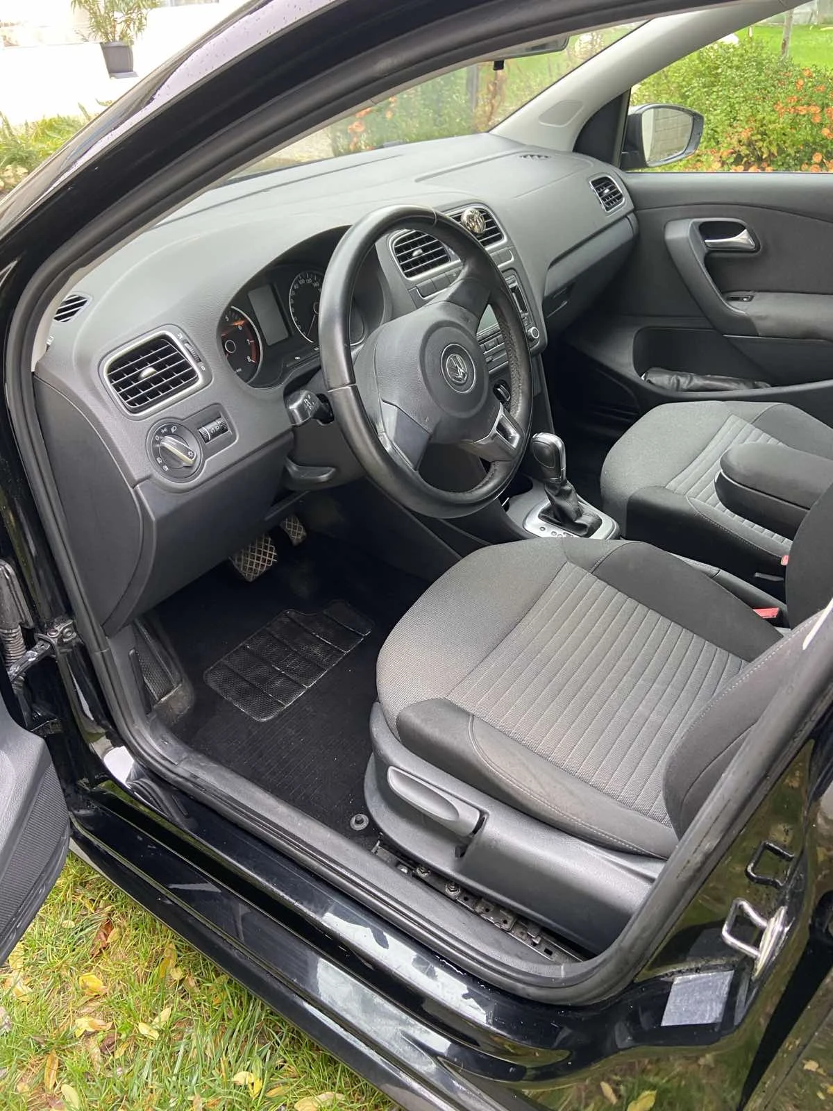 VW Polo, снимка 8 - Автомобили и джипове - 56725489