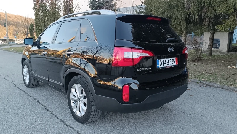 Kia Sorento 2.0 CRDI 4x4, снимка 3 - Автомобили и джипове - 49532360