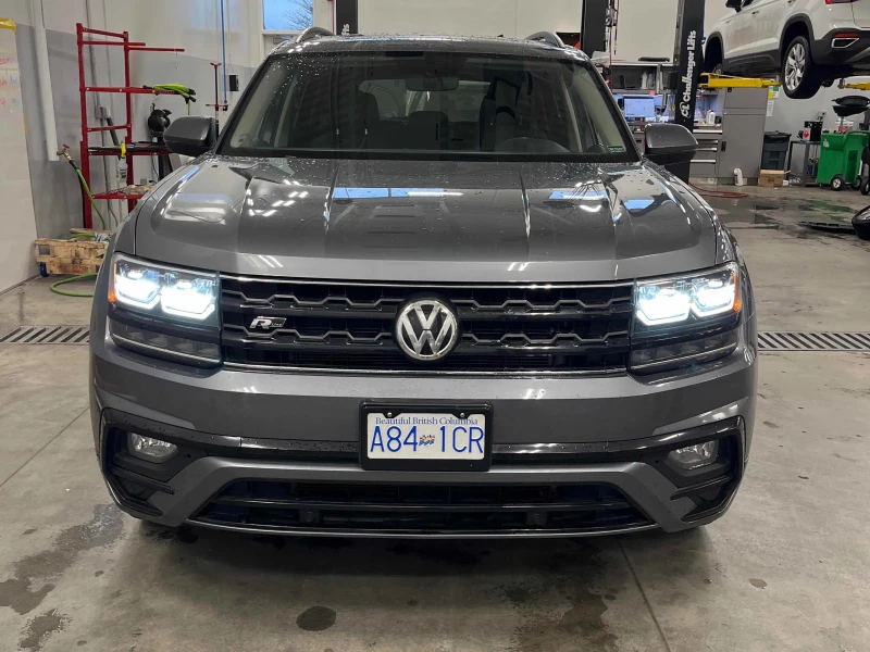 VW Atlas HIGHLINE R-LINE * * CARFAX * * АВТО КРЕДИТ * * , снимка 2 - Автомобили и джипове - 53013859