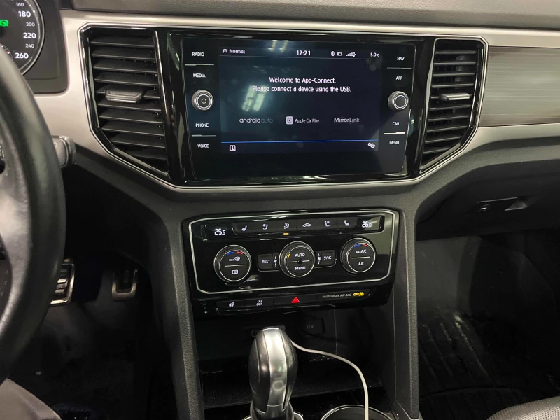 VW Atlas HIGHLINE R-LINE * * CARFAX * * АВТО КРЕДИТ * * , снимка 8 - Автомобили и джипове - 53013859