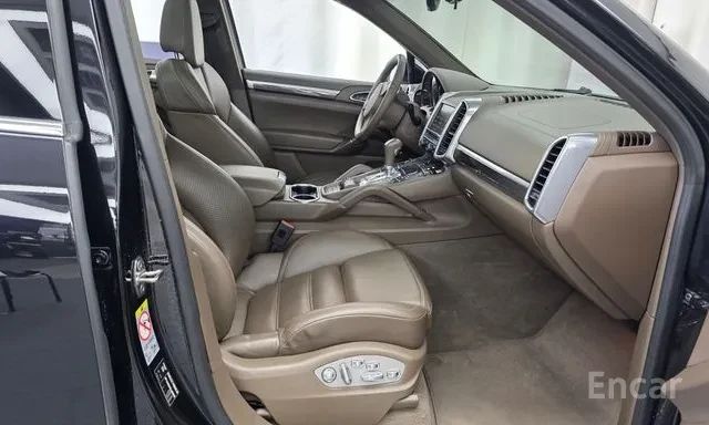 Porsche Cayenne 4.2 DIESEL * ОБДУХВАНЕ * БЕЗ ИНЦИДЕНТИ, снимка 10 - Автомобили и джипове - 55792219