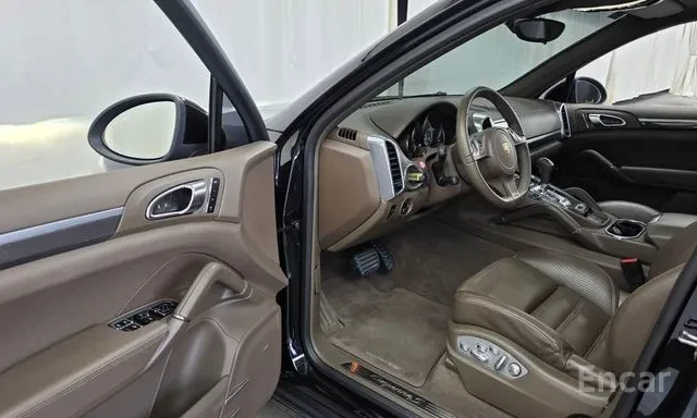 Porsche Cayenne 4.2 DIESEL * ОБДУХВАНЕ * БЕЗ ИНЦИДЕНТИ, снимка 5 - Автомобили и джипове - 55792219
