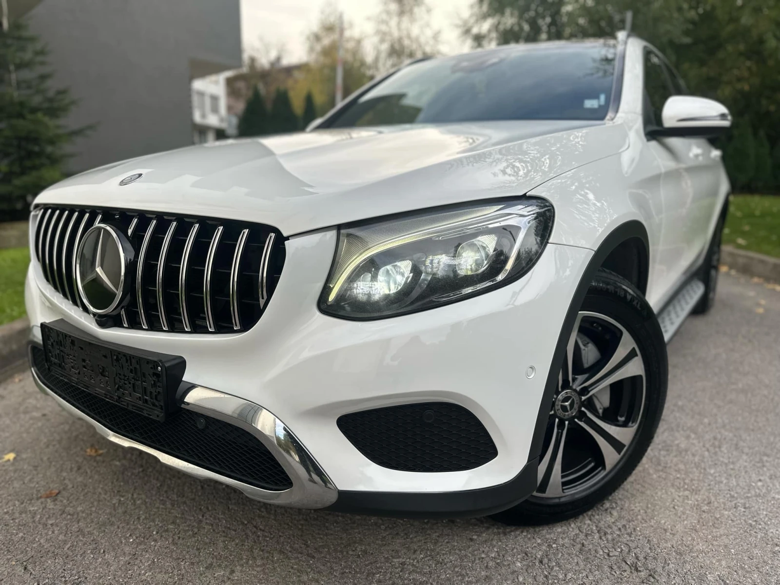 Mercedes-Benz GLC 350 d / 4 MATIC / ПАНОРАМА - изображение 3