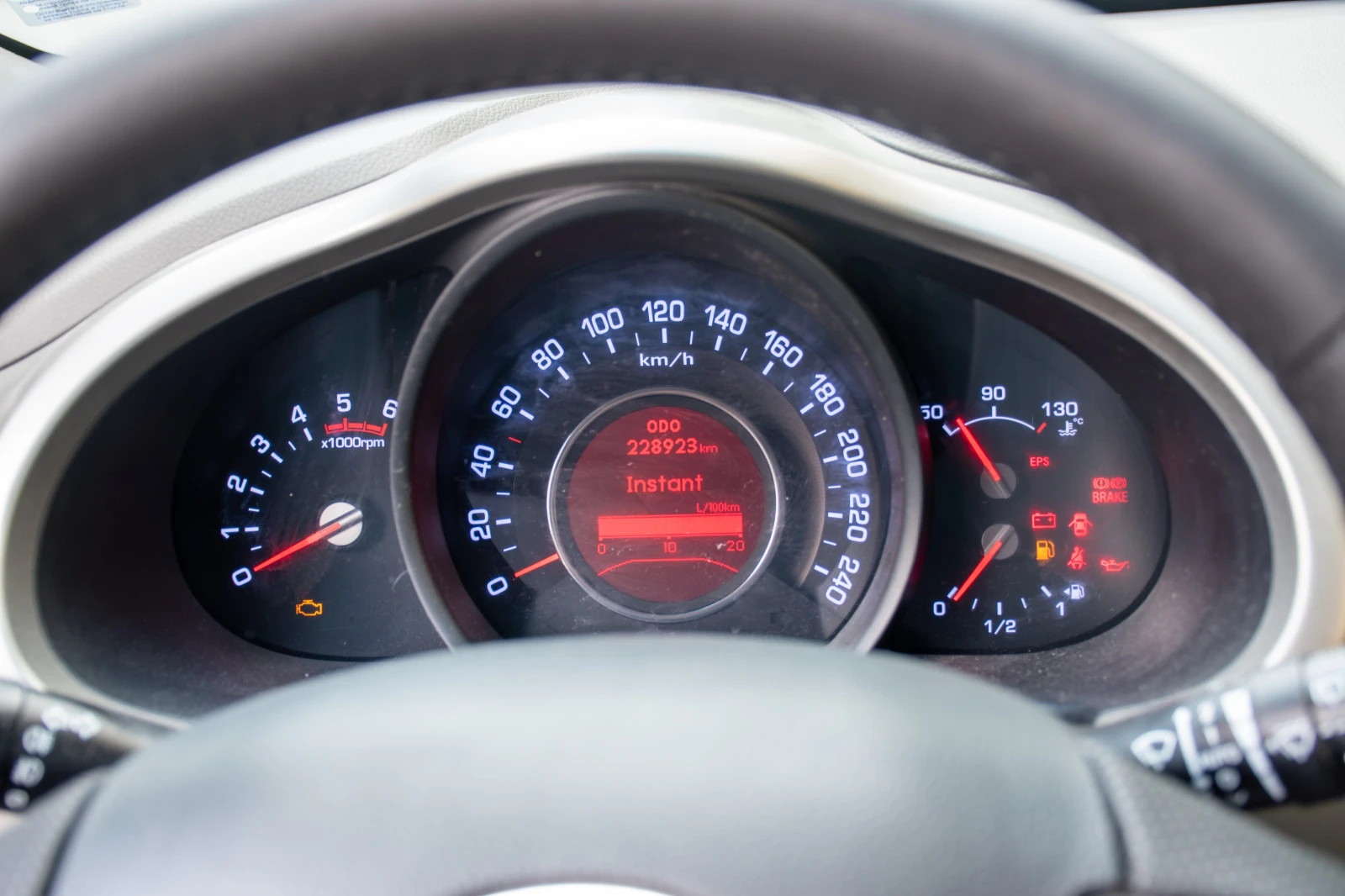 Kia Sportage 2.0 - изображение 4