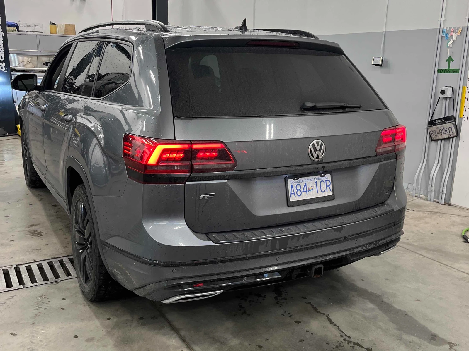 VW Atlas HIGHLINE R-LINE * * CARFAX * * АВТО КРЕДИТ * *  - изображение 4