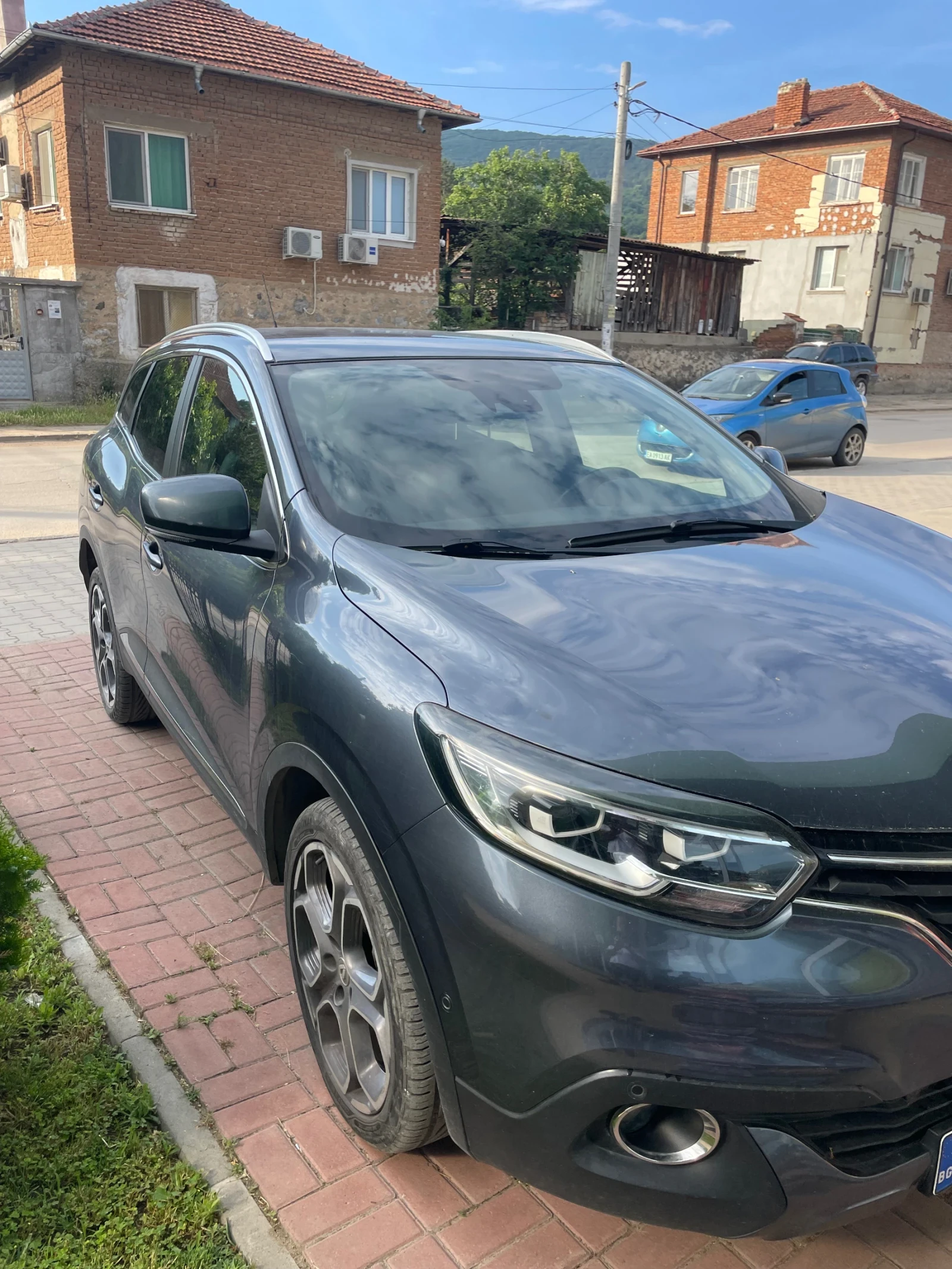 Renault Kadjar, снимка 2 - Автомобили и джипове - 54797477