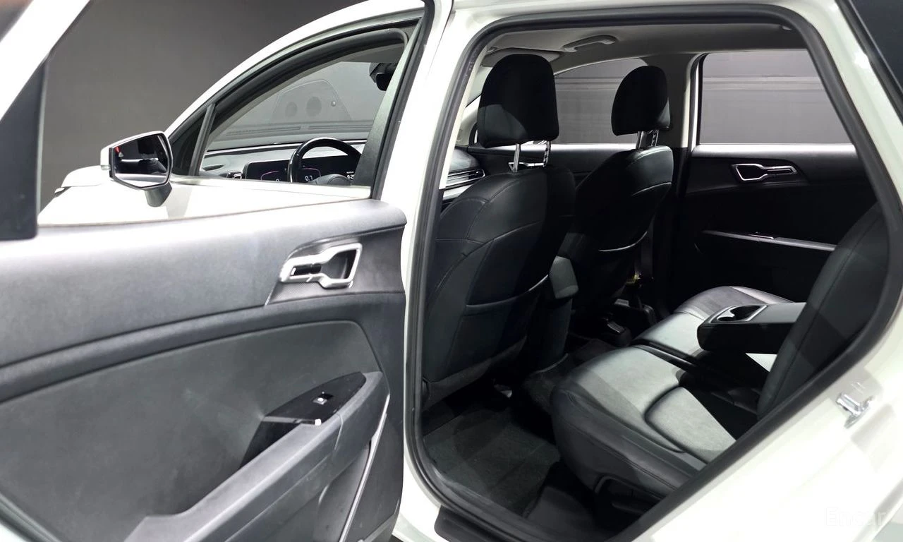 Kia Sportage 1.6 Turbo* Trendy* DISTRONIC* HARMAN KARDON* , снимка 13 - Автомобили и джипове - 54881875