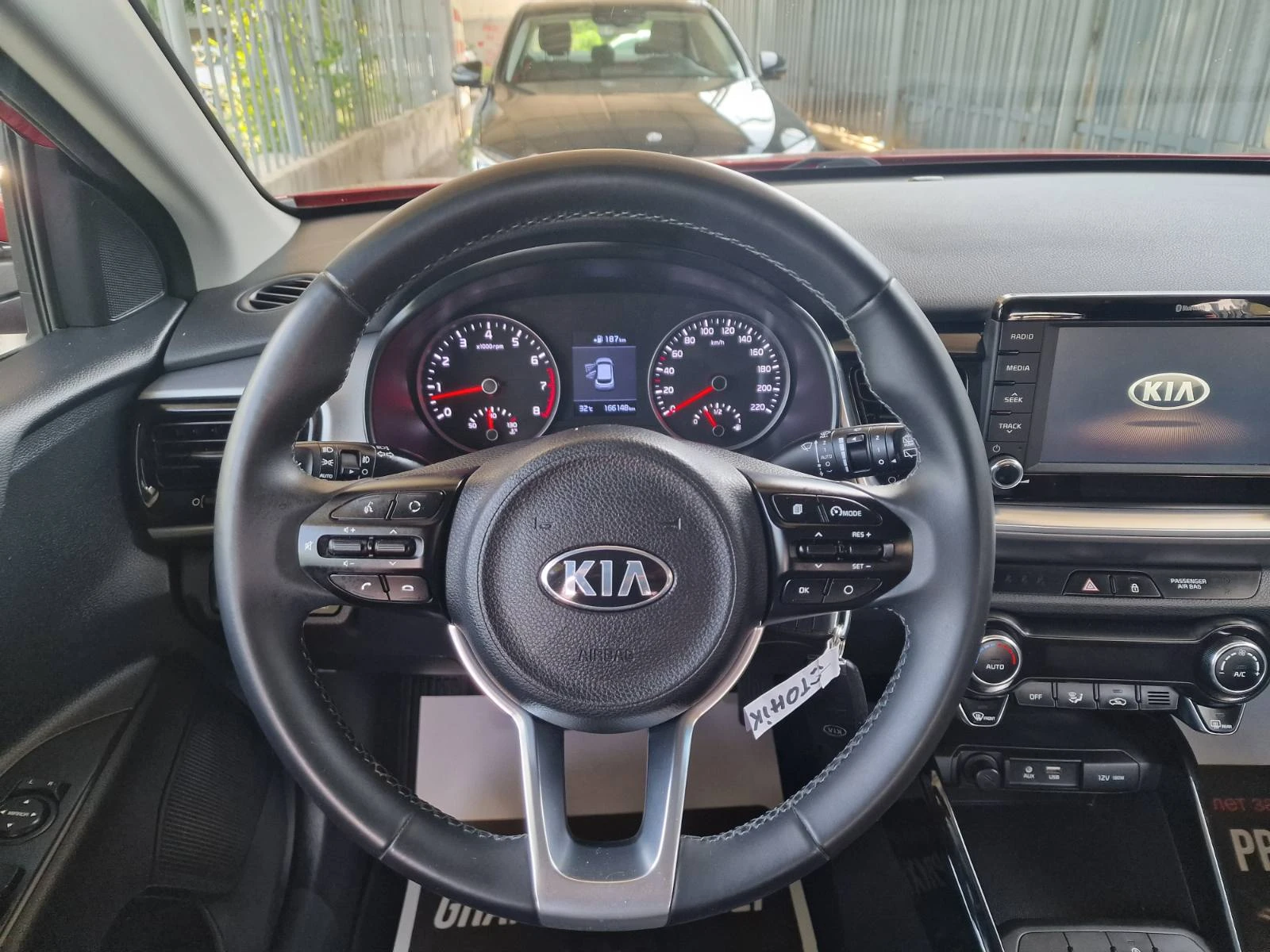 Kia Stonic 1.4I-ECO-GPL--ГАЗ-NAVI-CAMERA, снимка 11 - Автомобили и джипове - 55301717