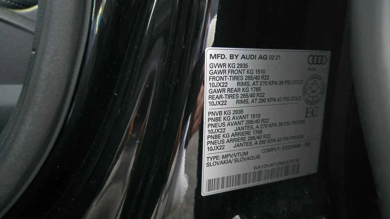 Audi Q8  Progressiv / DISTRONIC / 360 / ОБДУХВАНЕ , снимка 11 - Автомобили и джипове - 55500607