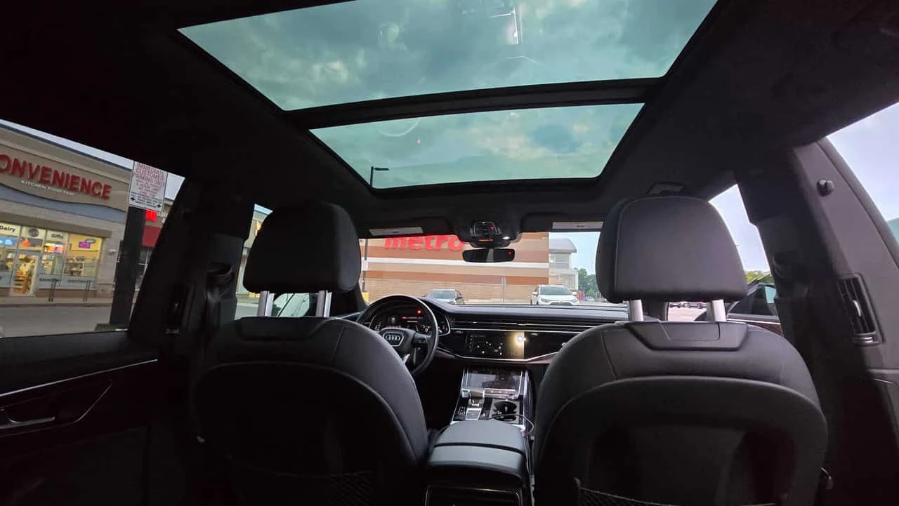 Audi Q8  Progressiv / DISTRONIC / 360 / ОБДУХВАНЕ , снимка 15 - Автомобили и джипове - 55500607