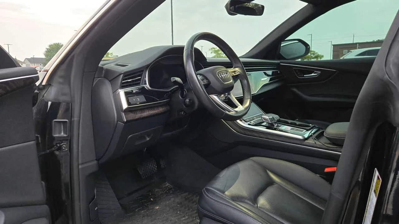 Audi Q8  Progressiv / DISTRONIC / 360 / ОБДУХВАНЕ , снимка 5 - Автомобили и джипове - 55500607
