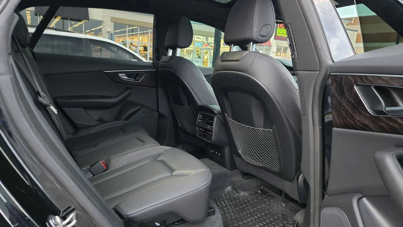 Audi Q8  Progressiv / DISTRONIC / 360 / ОБДУХВАНЕ , снимка 13 - Автомобили и джипове - 55500607