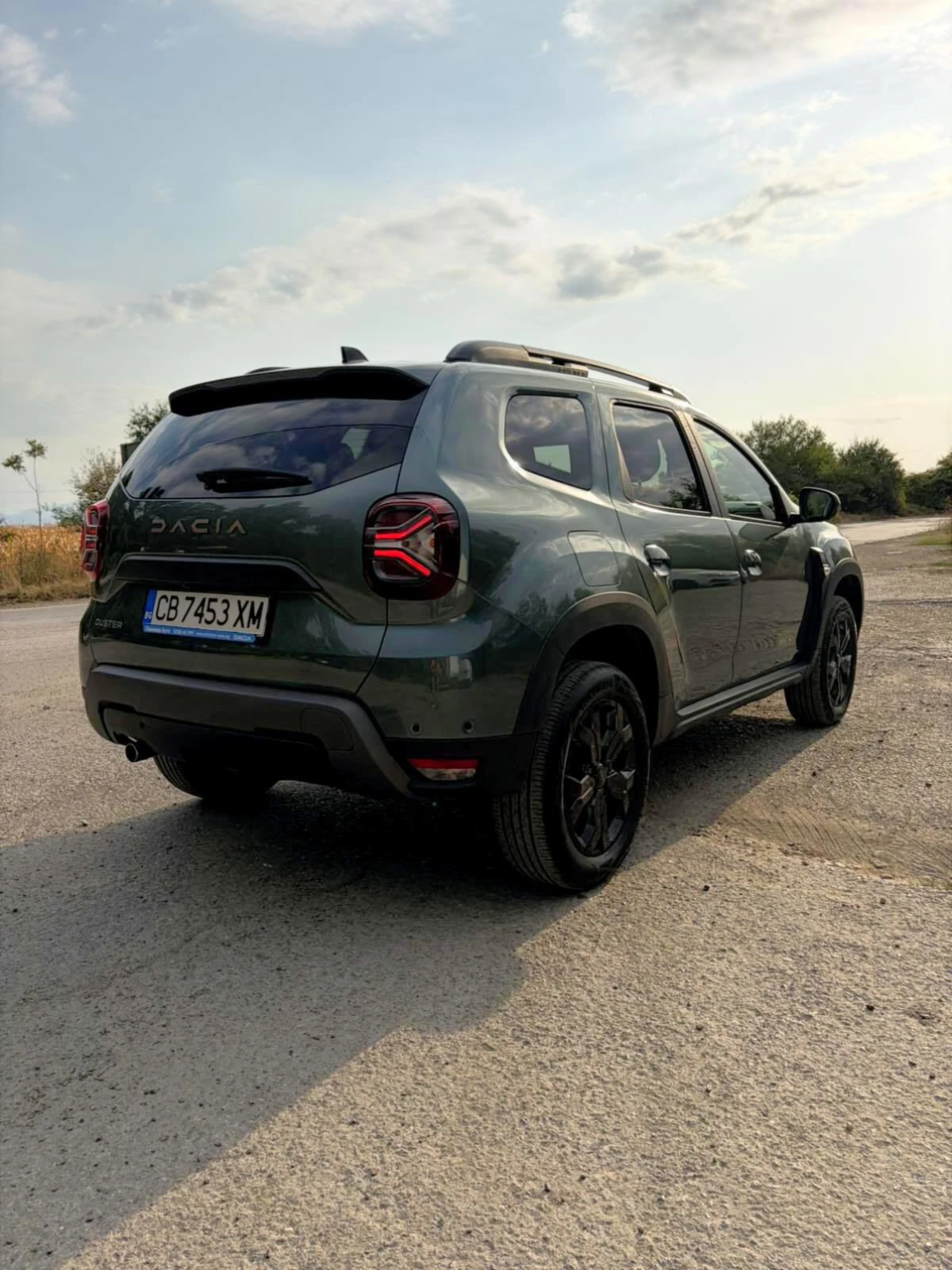Dacia Duster Газ-бензин, снимка 17 - Автомобили и джипове - 55906130