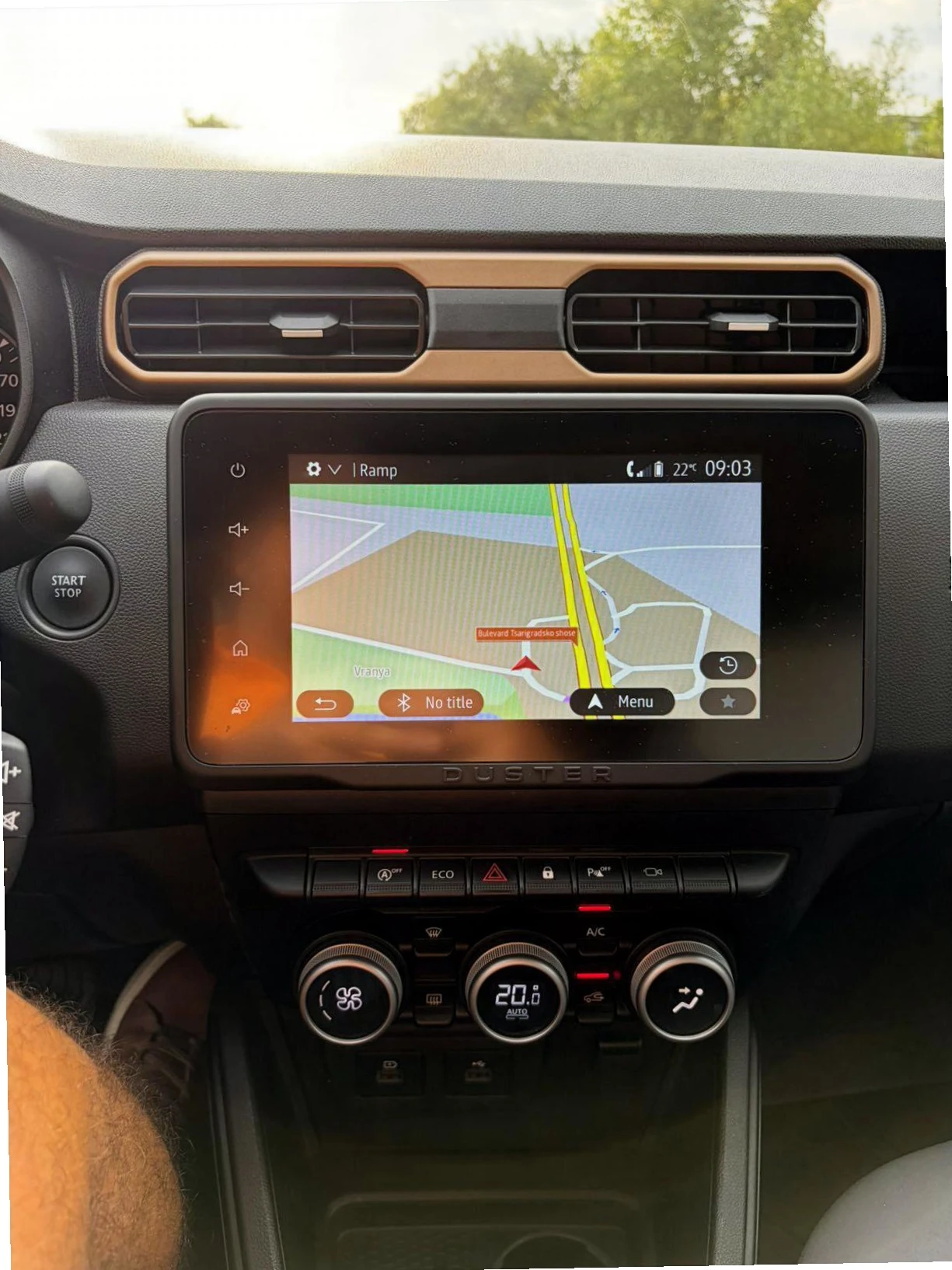 Dacia Duster Газ-бензин, снимка 13 - Автомобили и джипове - 55906130