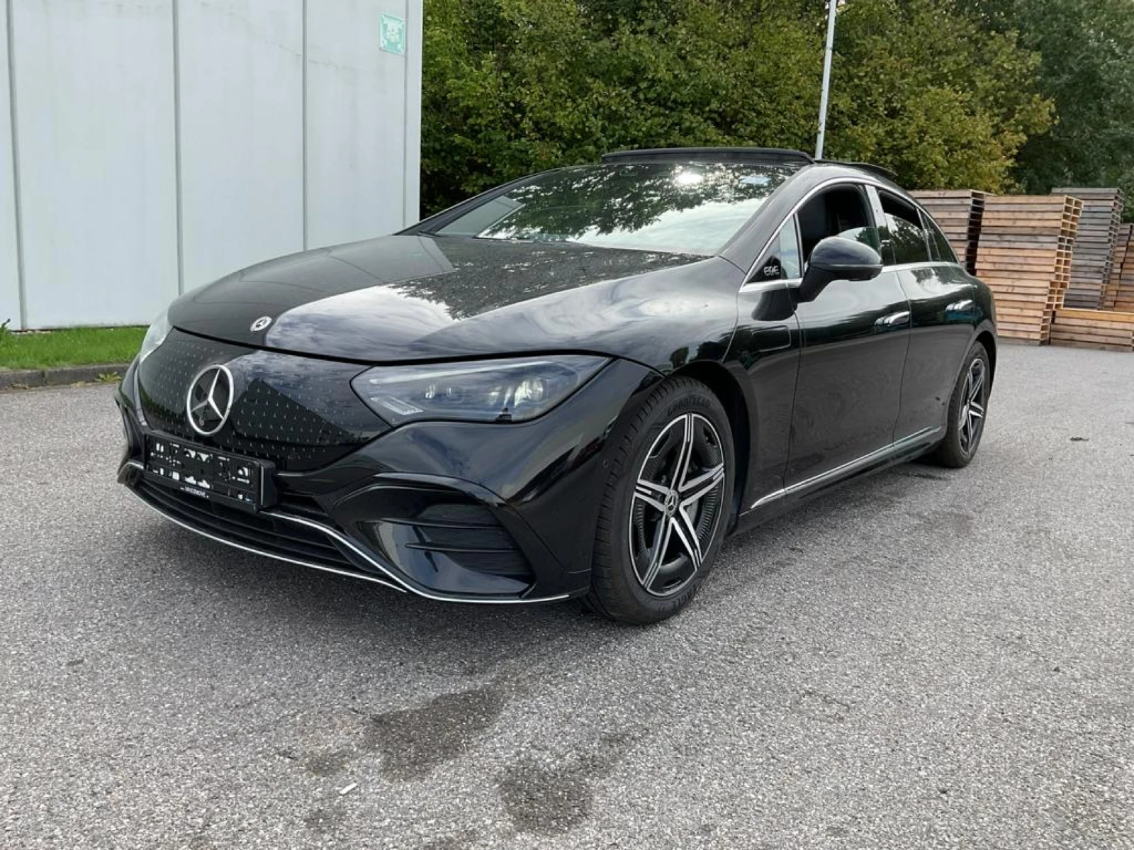 Mercedes-Benz EQE 350 AMG Line Leather LED Navi Panorama Camera | Mobile.bg � ����������� 2