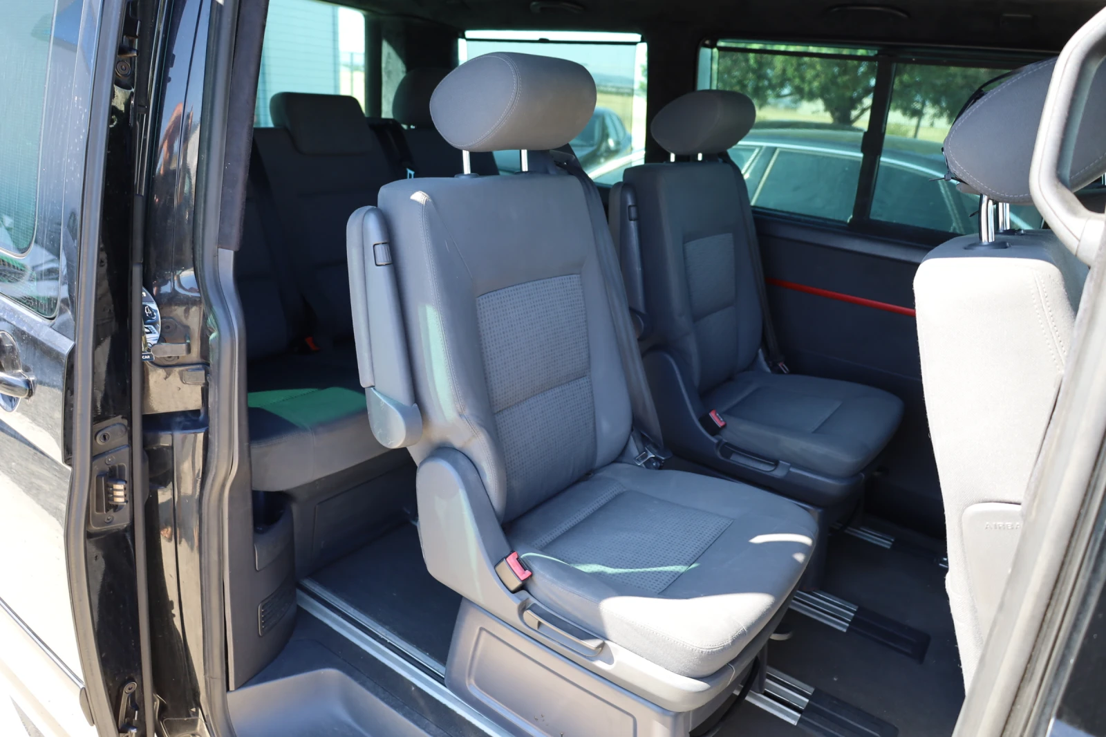 VW Transporter T5, снимка 13 - Бусове и автобуси - 55523005